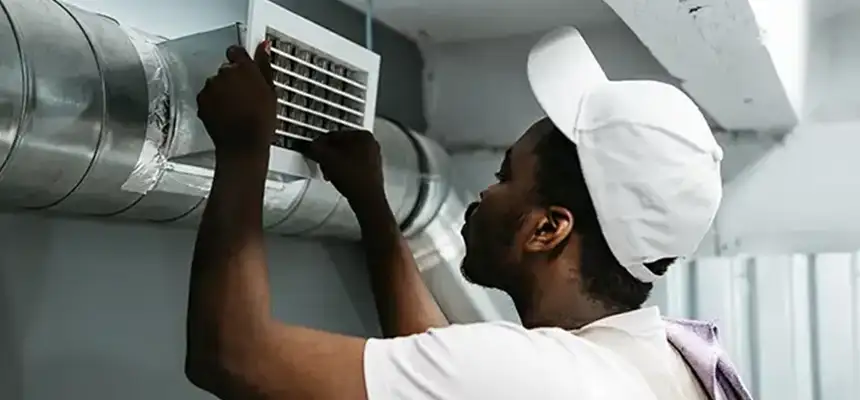 Our Licensed And Insured Cleaners in Paramount, CA